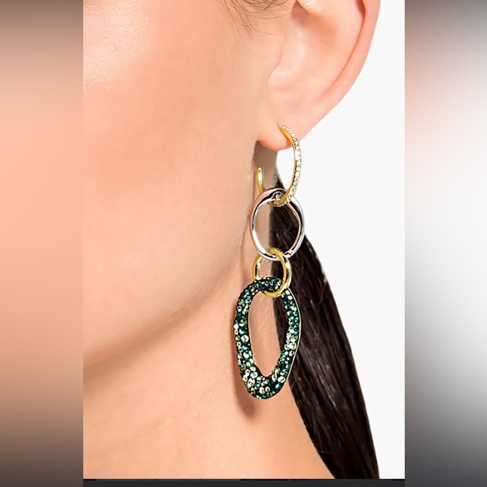 Gorgeous & timeless! Swarovski Elements earrings mixed , NWT. Rare find.
